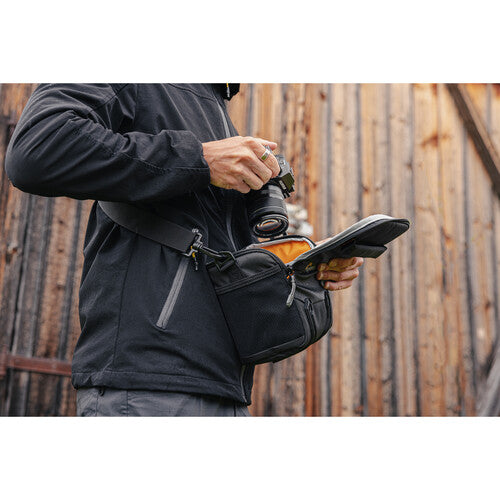 Lowepro Adventura SH 120 III Shoulder Bag (Black)