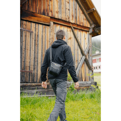 Lowepro Adventura SH 120 III Shoulder Bag (Black)